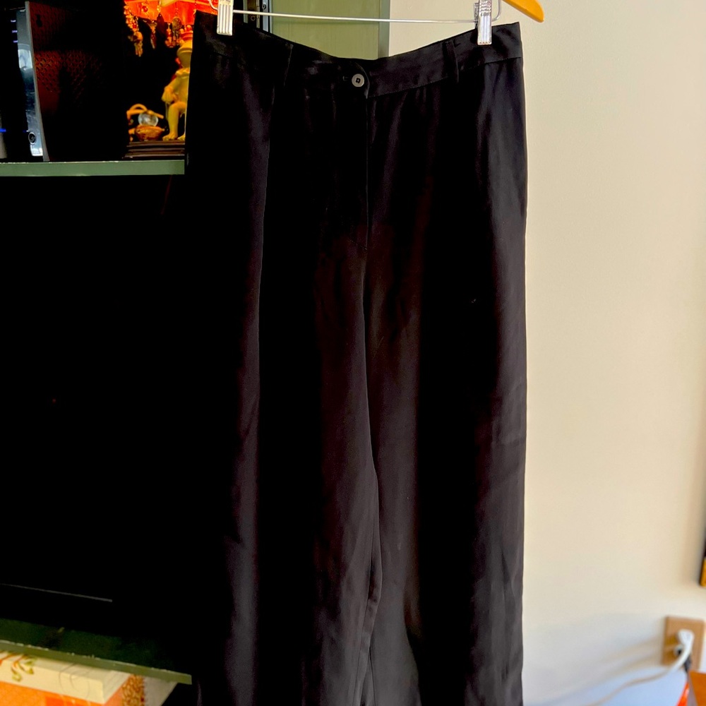 Woman’s baggy pleats